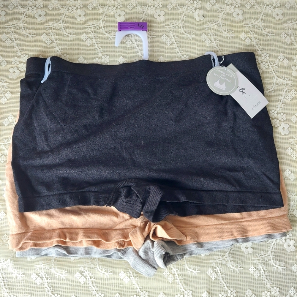 NWT Women's Comfort Fit Seamfree Boyshort Shorties Underwear (3-Pack) - Picture 5 of 11